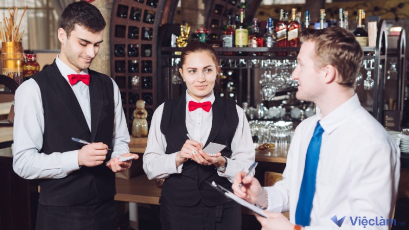 Tips trả lời câu hỏi liên quan đến phương pháp quản lý nhân viên nhà hàng