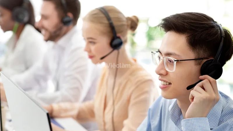 Giải đáp thắc mắc của khách hàng là một phần trong mô tả công việc nhân viên telesales - Nguồn: Internet