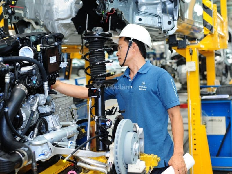 Người làm ngành cơ khí phải tiếp xúc nhiều với máy móc, thiết bị