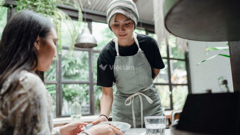 Nhân viên phục vụ
