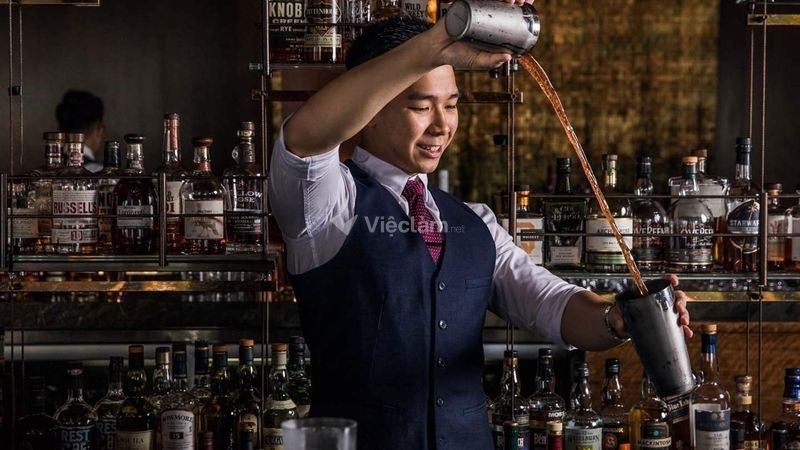 Bartender là gì? Yêu cầu công việc và mức lương của Bartender