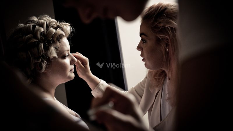 Makeup Artist cho người nổi tiếng thường sẽ có mức lương dao động cao nhất.