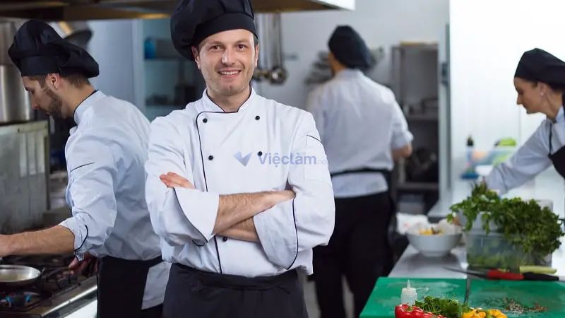 Sous Chef hoàn thành một số công việc khác theo yêu cầu - Nguồn ảnh: Sưu tầm