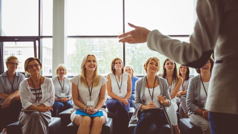 Assistant là gì? Những kỹ năng cần Assistant không thể thiếu Kỹ năng giao tiếp