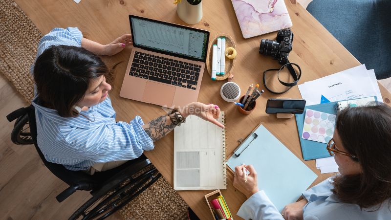 Top 10+ cách tạo động lực cho nhân viên, giúp gắn kết nhân viên hiệu quả Phần thưởng và sự công nhận luôn song hành để tạo động lực cho nhân viên.