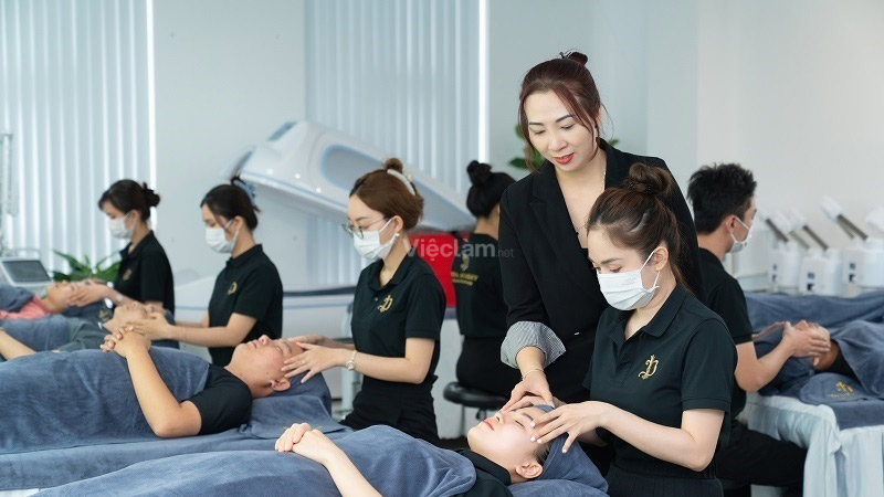 Học spa bao lâu ra nghề? Thời gian đào tạo và lộ trình thăng tiến Chủ spa hoặc giảng viên đào tạo