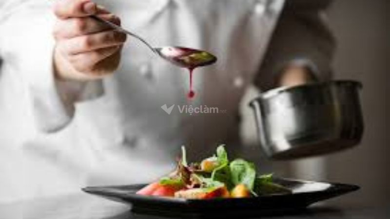 Học đầu bếp mất bao lâu? Lộ trình thực tế cho người mới bắt đầu Tiềm năng việc làm của nghề bếp tại Việt Nam hiện nay