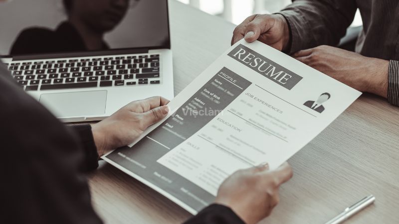 Cách giới thiệu bản thân trong CV ghi điểm tuyệt đối Phần giới thiệu bản thân nên được trình bày ngắn gọn, từ 120 - 150 từ.