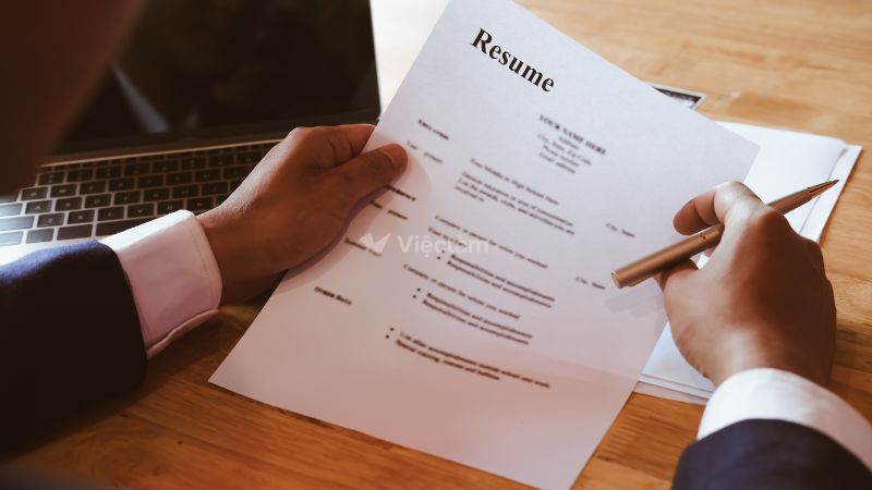 Cách giới thiệu bản thân trong CV ghi điểm tuyệt đối Bạn cần khéo léo trình bày những con số và thành tích trong phần giới thiệu.