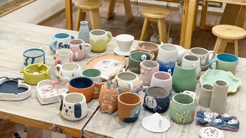 Top 12 địa chỉ workshop làm gốm TPHCM thú vị, đáng trải nghiệm Những sản phẩm được làm từ khách hàng tham gia workshop tại Meow Pottery
