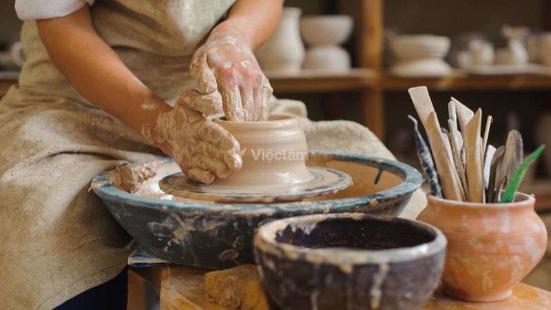 Top 12 địa chỉ workshop làm gốm TPHCM thú vị, đáng trải nghiệm Làm gốm là một trong những workshop được nhiều người yêu thích