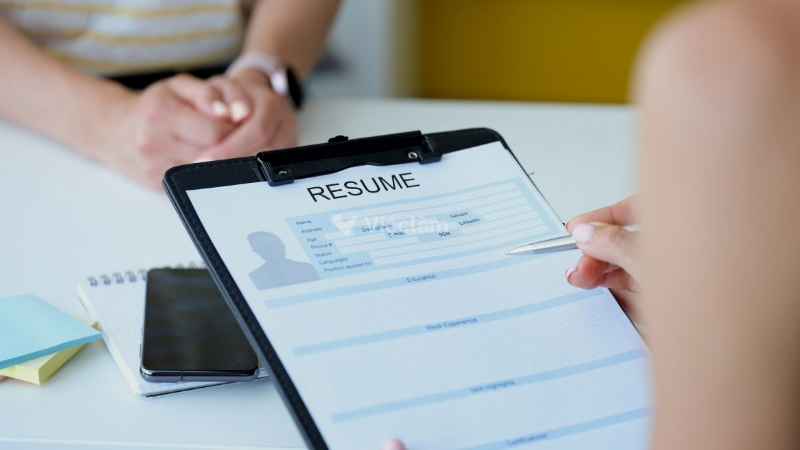 Mô tả quá trình học tập trong CV ngắn gọn, ấn tượng Bằng cấp không phù hợp nhưng có chứng chỉ liên quan