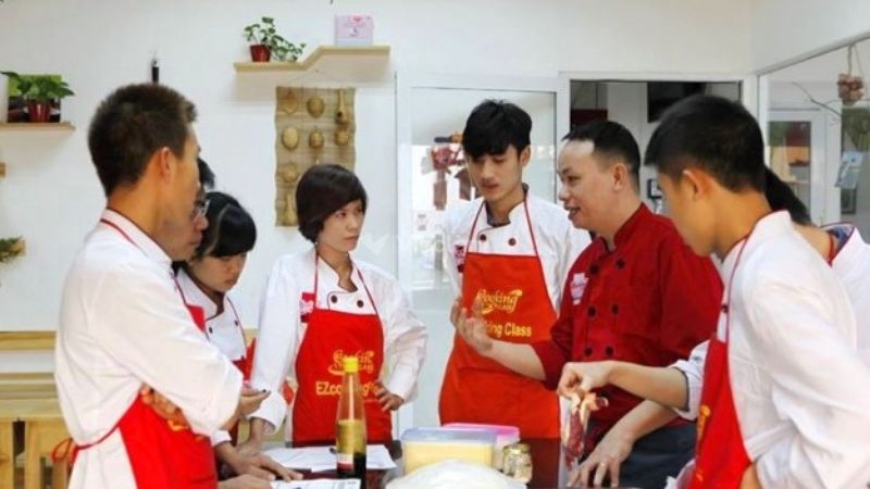 Top 11 địa chỉ học nấu ăn ở Hà Nội chất lượng, đáng để học EZCooking