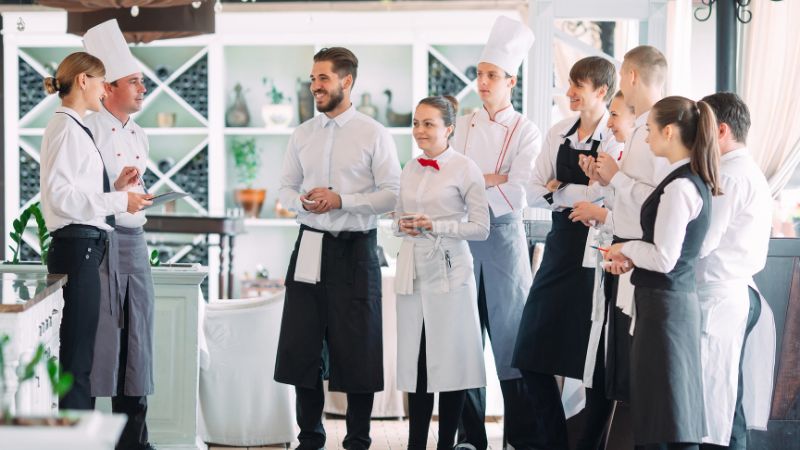 Vì sao cần nắm rõ quy trình phục vụ nhà hàng?