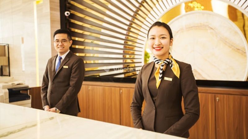 Lương nhân viên khách sạn 5 sao cao không? Chi tiết theo vị trí và kinh nghiệm Lương nhân viên khách sạn 5 sao cao không? Review mới nhất 2025
