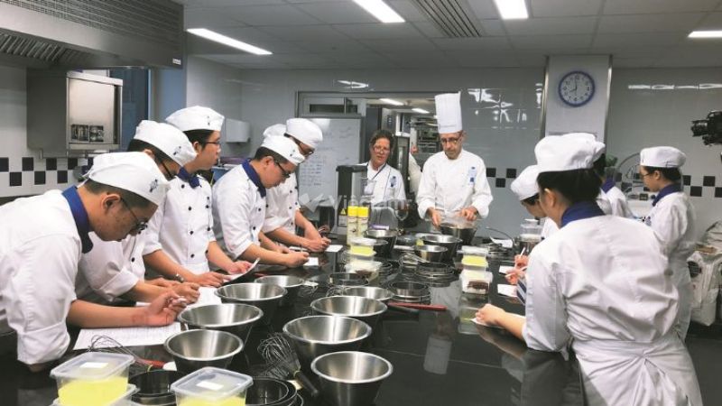 Top các trường dạy nấu ăn chuyên nghiệp uy tín và chất lượng Trường dạy nấu ăn phải có cơ sở vật chất hiện đại
