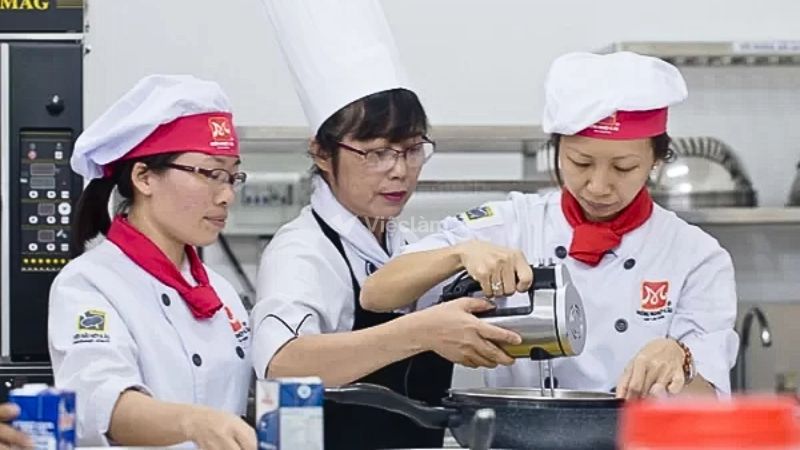 Top các trường dạy nấu ăn chuyên nghiệp uy tín và chất lượng Lựa chọn trường có giảng viên nhiều kinh nghiệm