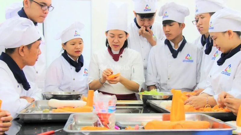 Top các trường dạy nấu ăn chuyên nghiệp uy tín và chất lượng Chương trình học trong trường cần bài bản, chuyên nghiệp