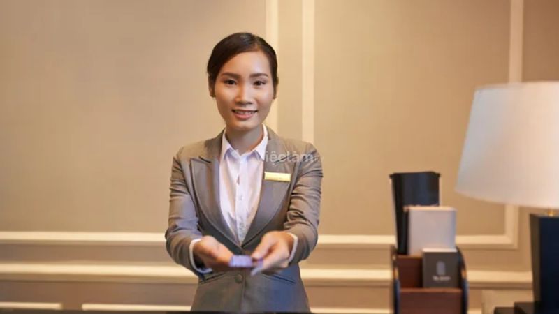 FO là gì trong khách sạn? Mức lương và lộ trình thăng tiến của bộ phận FO FO đóng vai trò then chốt xuyên suốt quá trình vận hành