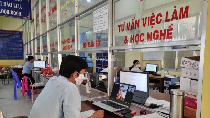 Tư vấn việc làm và học nghề tại Trung tâm giới thiệu việc làm