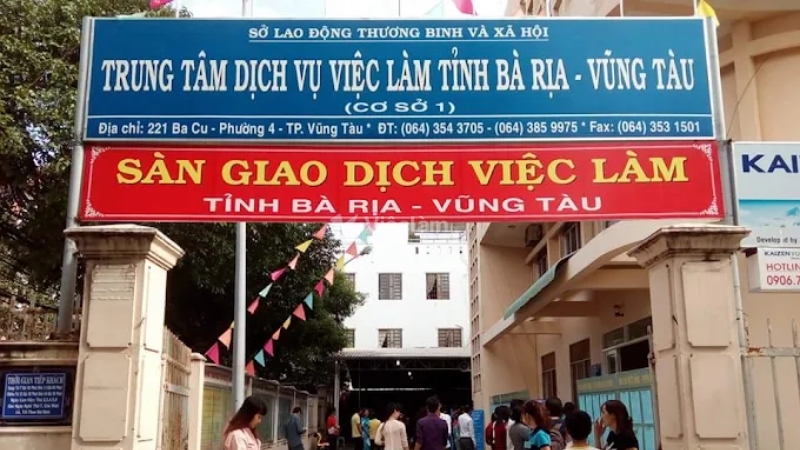 Cổng chào trung tâm giới thiệu việc làm tỉnh Vũng Tàu