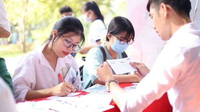 Cận cảnh hoạt động tư vấn lưu động tại Duyên Hải