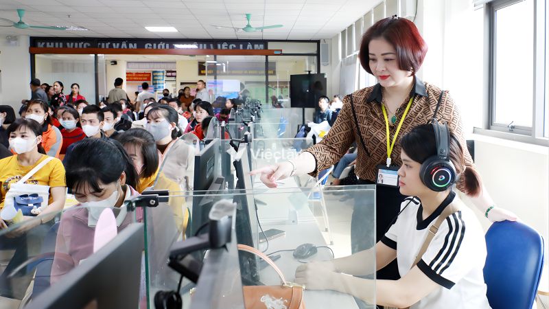 Danh sách các trung tâm giới thiệu việc làm Bắc Giang và thông tin liên hệ Cán bộ hỗ trợ người lao động tìm kiếm việc làm tại phiên giao dịch trực tuyến