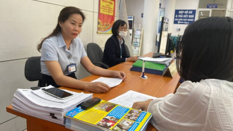 Trung tâm Giới thiệu việc làm Hà Nội thực hiện tư vấn việc làm cho người lao động. (Nguồn: Báo Dân Việt)