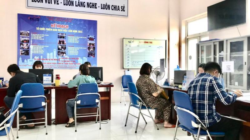 Trung tâm giới thiệu việc làm Nghệ An và thông tin liên hệ Trung tâm giới thiệu việc làm Nghệ An hướng dẫn người lao động tìm việc (Nguồn: Hiệp hội giáo dục nghề nghiệp)