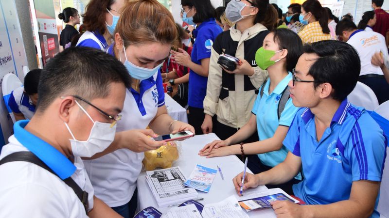 Trung tâm giới thiệu việc làm là gì? Trường hợp cần đến trung tâm giới thiệu việc làm Ưu và nhược điểm khi tìm việc làm tại trung tâm giới thiệu việc làm