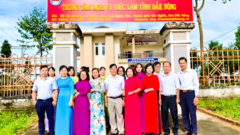 Địa chỉ các trung tâm giới thiệu việc làm tại Đắk Nông và thông tin liên hệ Đội ngũ cán bộ Trung tâm Dịch vụ việc làm Đắk Nông