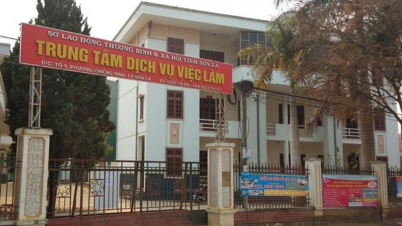 Trụ sở chính của Trung tâm Giới thiệu việc làm Sơn La tại TP. Sơn La. 