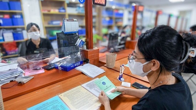 Cơ quan Bảo hiểm xã hội huyện Quốc Oai xử lý các thủ tục liên quan đến bảo hiểm xã hội