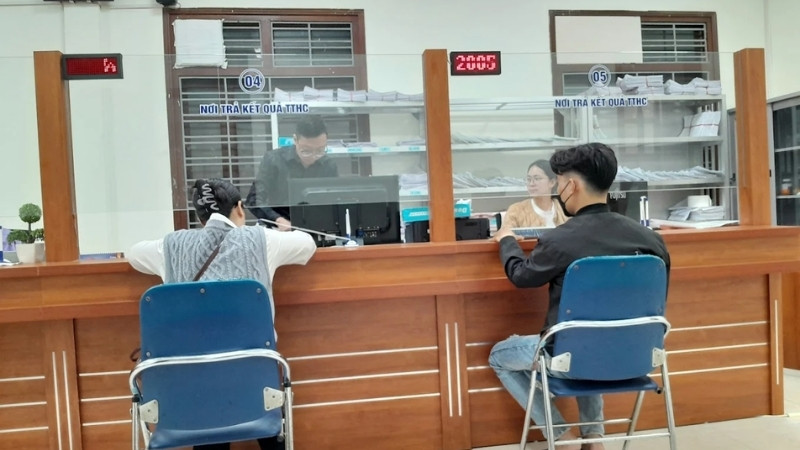 Người dân đến Trụ sở BHXH quận Thanh Xuân để giải quyết thủ tục (Nguồn: BHXH Hà Nội)